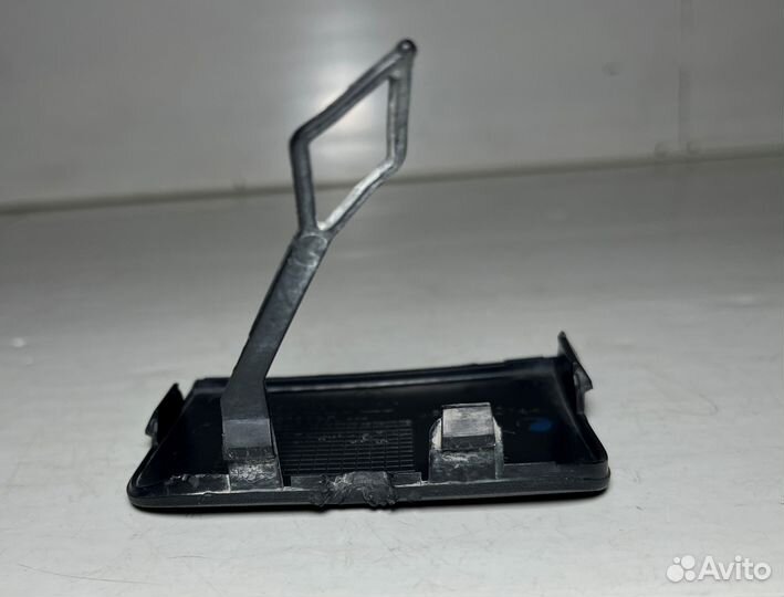 Заглушка буксировочного крюка Renault Logan 2 L8