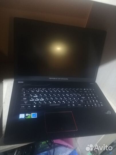 Крутой Asus Rog i7 1050Ti 17.3
