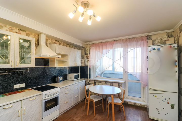 3-к. квартира, 93 м², 6/9 эт.