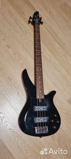 Продаю бас-гитару