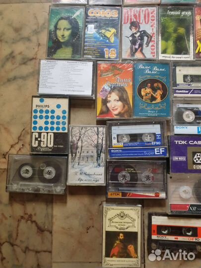 Аудиокассеты и подставка из ссср,есть запечатанные