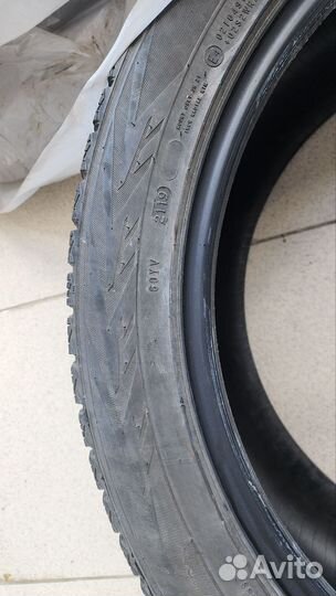 Nokian Tyres WR SUV 4 275/45 R21