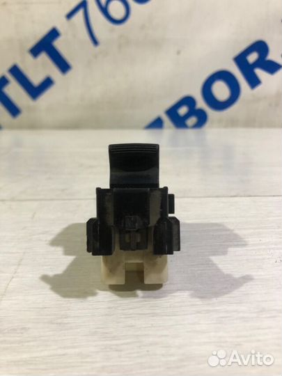 Кнопка стеклоподъемника передняя toyota corolla E1