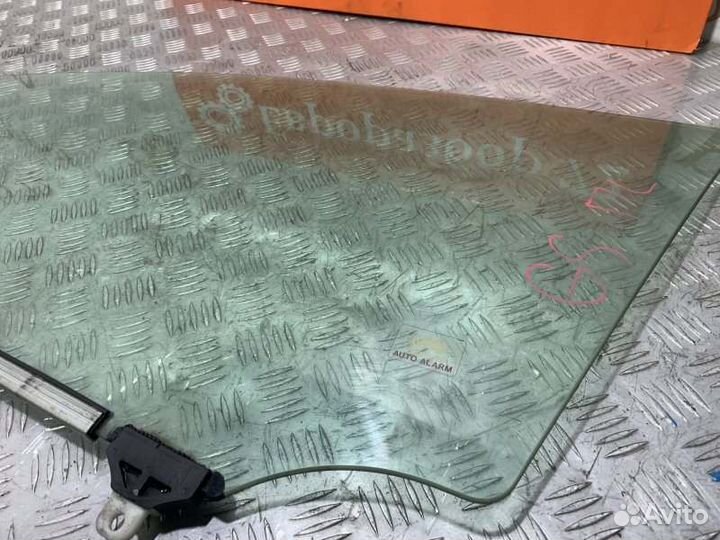 Стекло двери переднее левое Lexus Gs350 GRS196