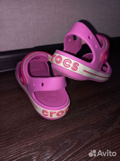 Сандалии Crocs J2