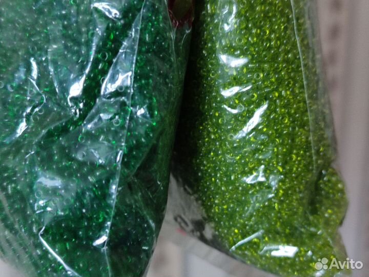 Бисер зеленый 9 цветов большие пакеты