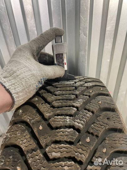 Goodyear UltraGrip 500 215/65 R16 98T