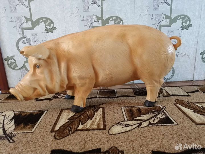 Садовая фигура свинья