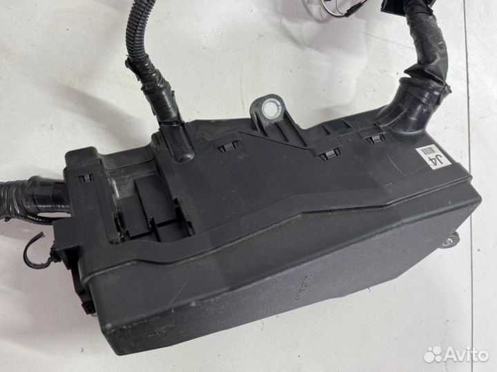 Корпус блока предохранителей передний левый Toyota