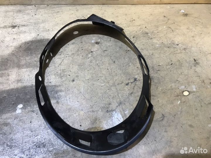 Кронштейн бампера лев. перед. Volkswagen New Beetl