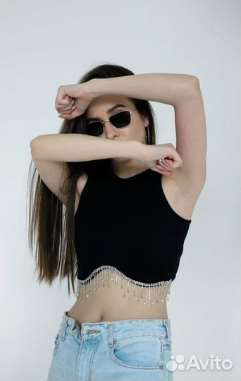 Укороченный топ со стразами