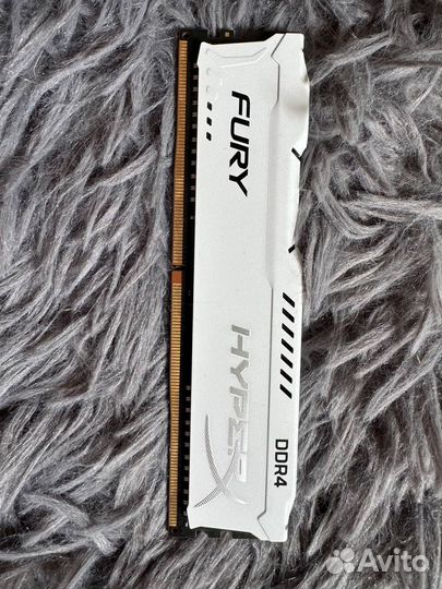 Оперативная память Kingston HyperX Fury White CL16