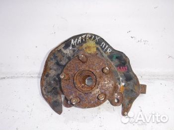 Кулак передний правый