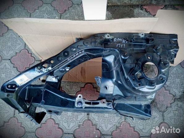 Четверть передняя правая Тойота рав 4 50