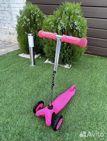 Самокат трехколесный Scooter