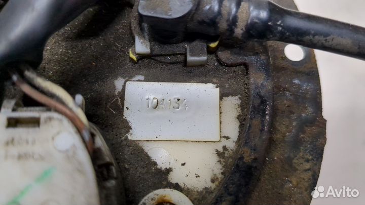 Насос топливный электрический Toyota Matrix, 2004