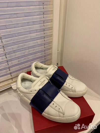 Кроссовки valentino