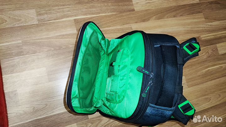 Ранец школьный для мальчика в отличном состояние