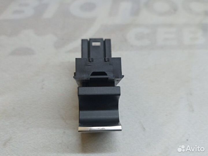 Кнопка стеклоподъемника передняя левая Volkswagen