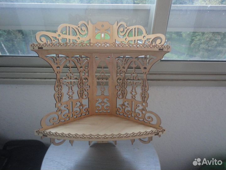 Угловая полка для икон 49см