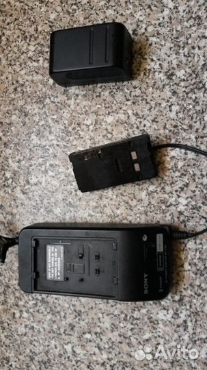 Продам зарядку и аккумулятор для камер sony