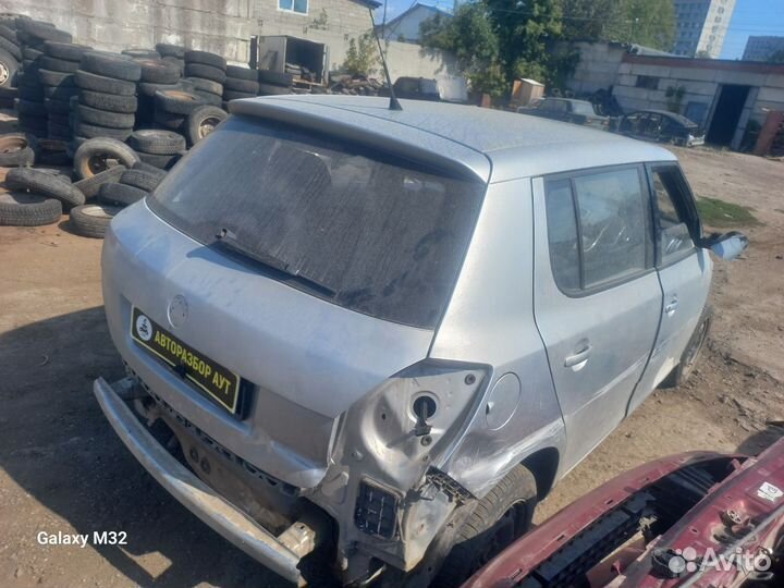 Привод передний правый Skoda Fabia 2008