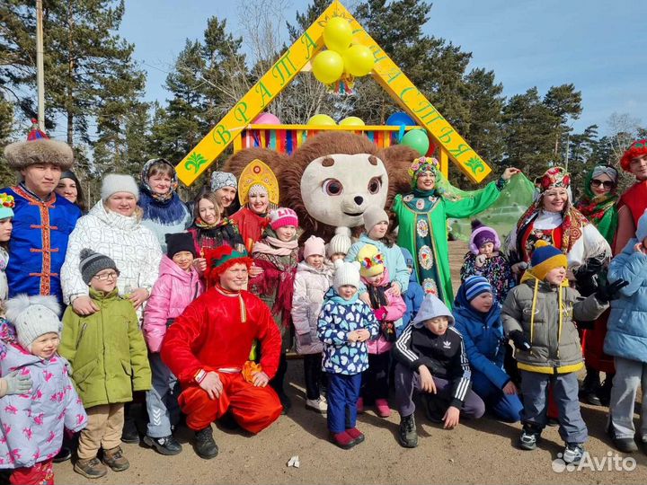 Яркое поздравление от Чебурашки, Мишки