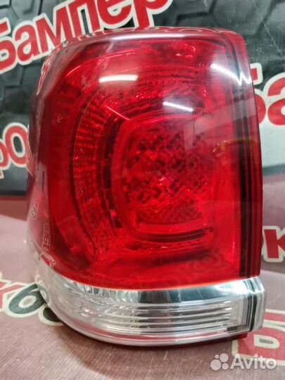 Фонарь задний левый Toyota Land Cruiser