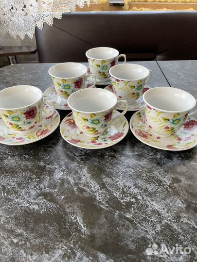 Фарфоровый чайный сервиз