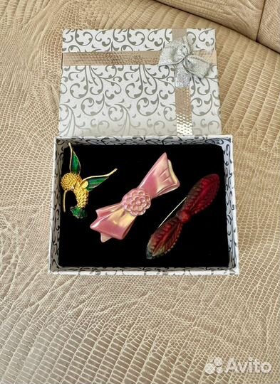 Брошь винтаж глушеное стекло