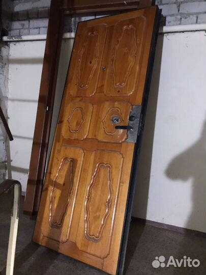 Дверь входная железная