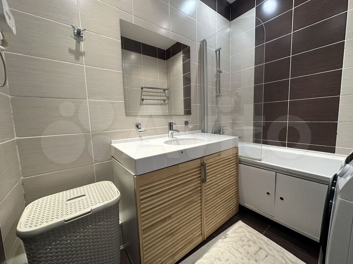 2-к. квартира, 74 м², 1/4 эт.
