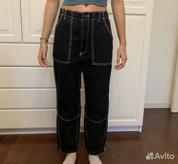 Hm черные джинсы с контрастной строчкой