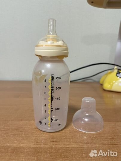 Medela Смартсоска Calma с бутылочкой, 250 мл