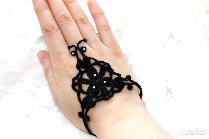 Украшение на руку новое,ручной работы