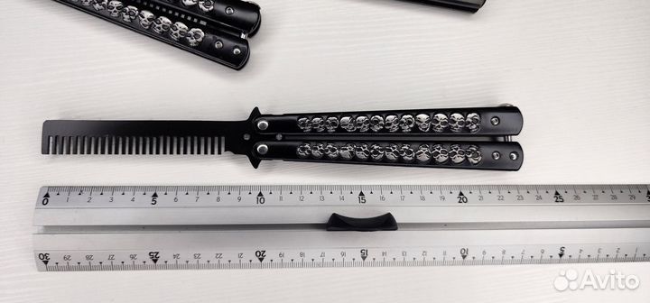 Расческа бабочка для волос и бороды 12 черепов