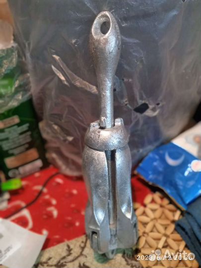 Якорь для лодки