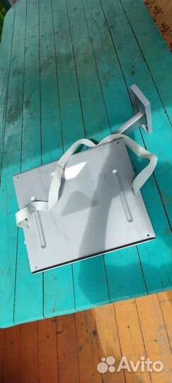 Полка навесная под телевизор