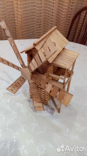 Мельница деревянная