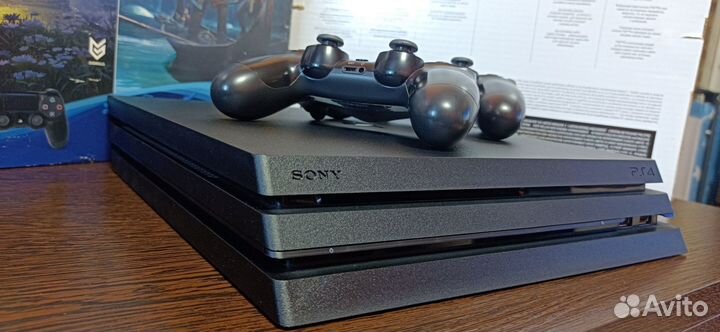 Sony playstation 4 pro CUH-7208B