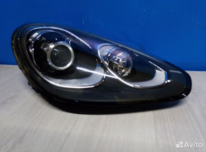 Фара правая Porsche Cayenne 2 958 2010