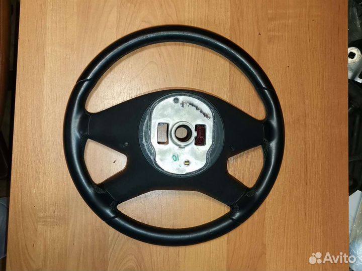 Мерседес W212 руль четырех спицевый