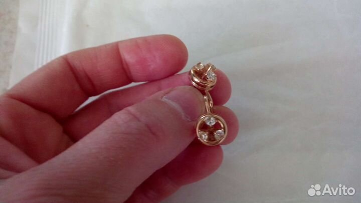 Золотые серьги