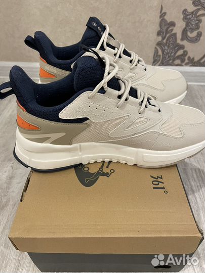 Кроссовки 361,новые
