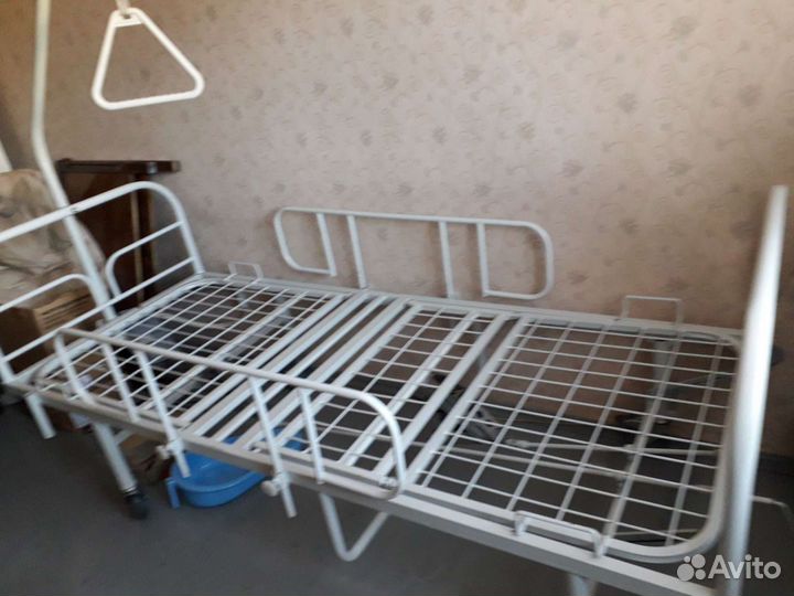 Медицинская кровать