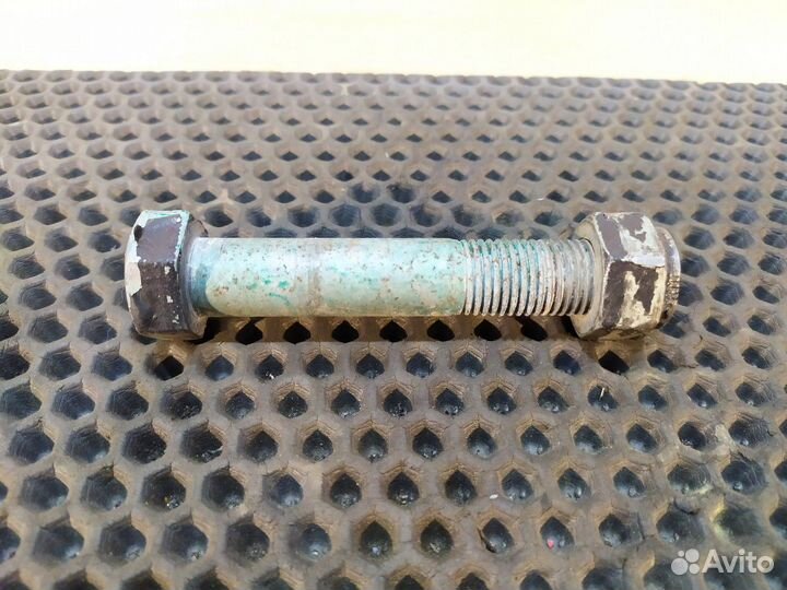 Комплект болтов реактивной тяги