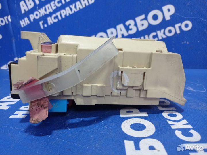 Блок предохранителей салона Toyota Camry 40 седан