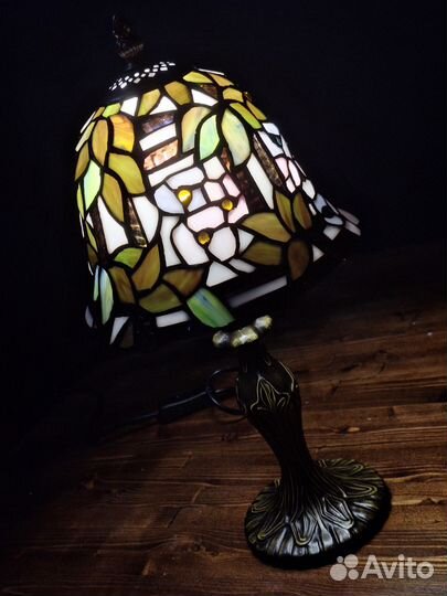 Лампа настольная в стиле Тиффани