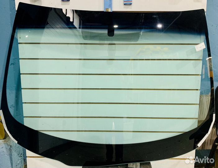 Стекло лобовое на Nissan Almera G15