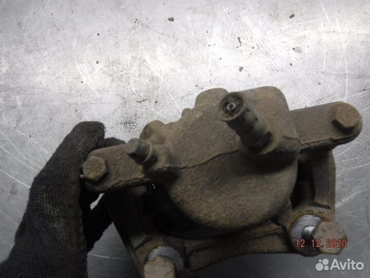 Суппорт передний левый Лада Largus K4M 2013